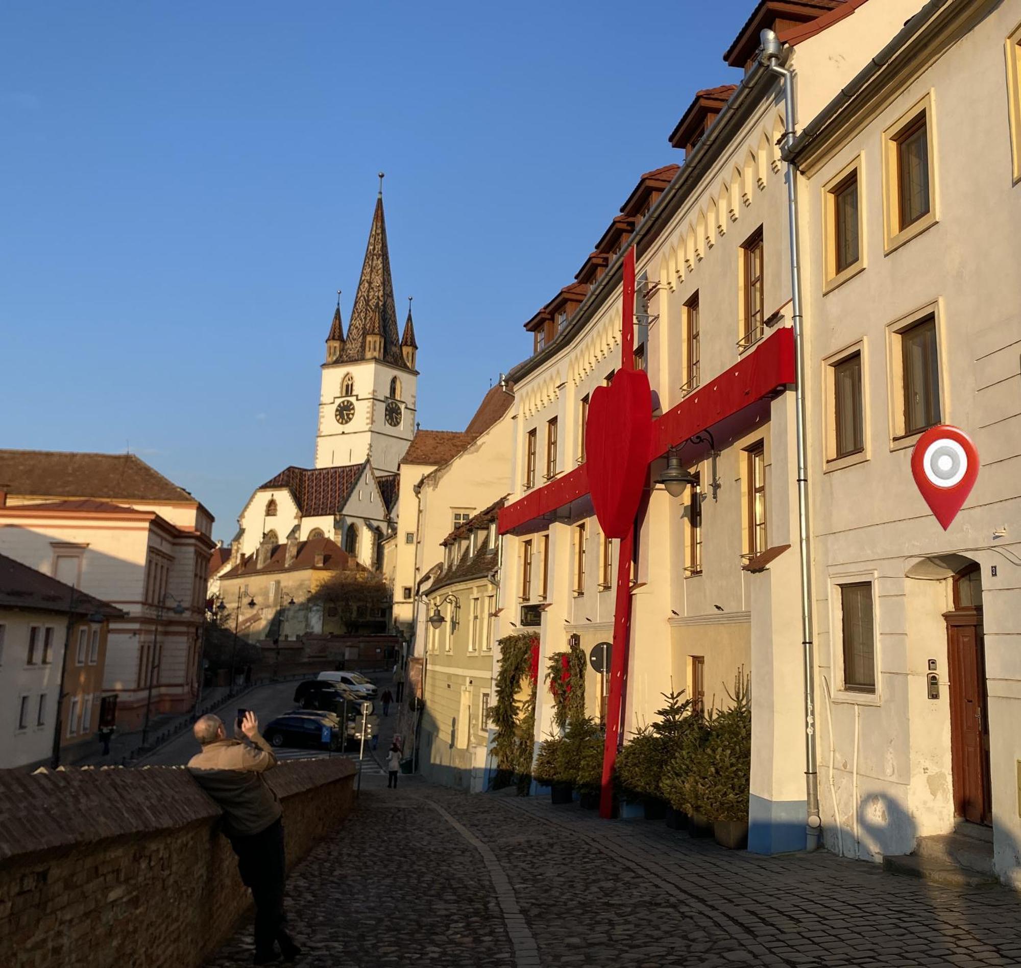 Amedeea'S Apartment Sibiu Bagian luar foto