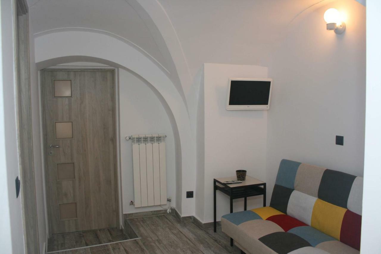 Amedeea'S Apartment Sibiu Bagian luar foto